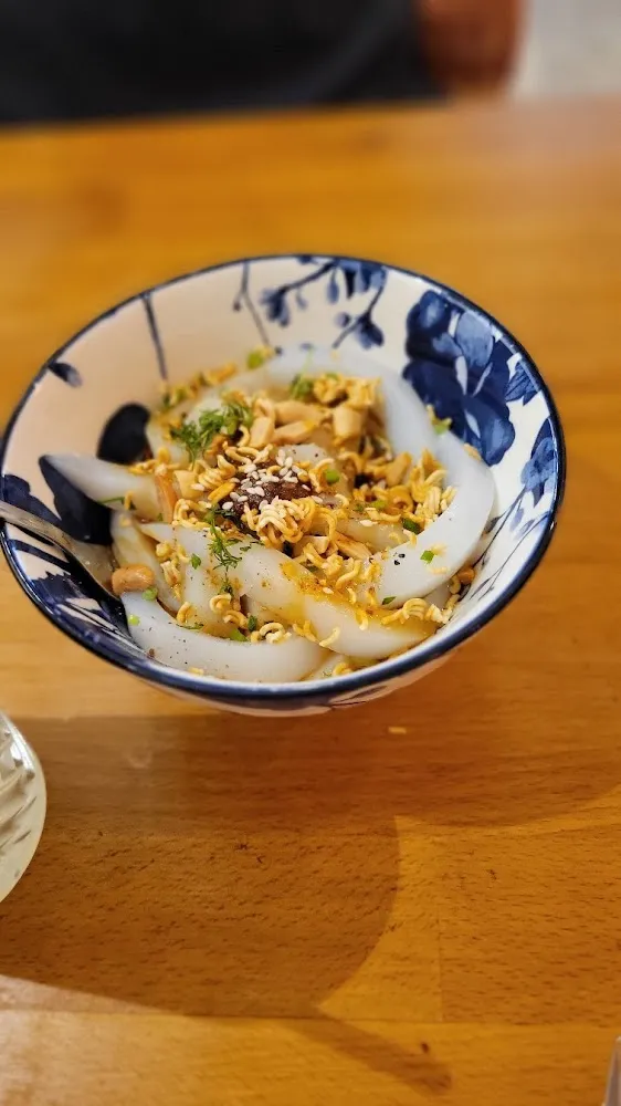 Laphing Nouilles En Gelée Sauce Piquante